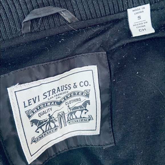 Levi’s Ex-Boyfriend ECOVERO Sherpa Trucker Jacket - Small - Picture 4 of 4